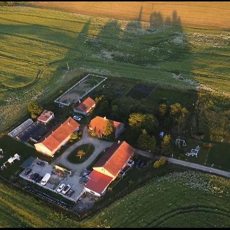 BisztynekFolwark Malinowy Chrusniak别墅 外观 照片
