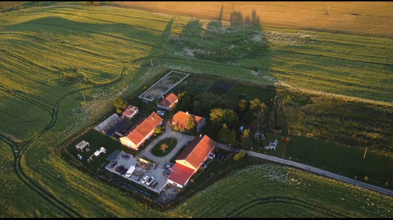 BisztynekFolwark Malinowy Chrusniak别墅 外观 照片